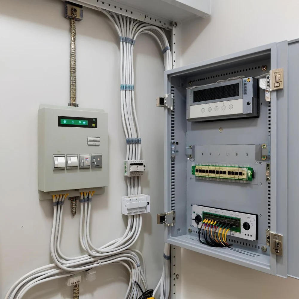 Системы электроснабжения и слаботочные системы